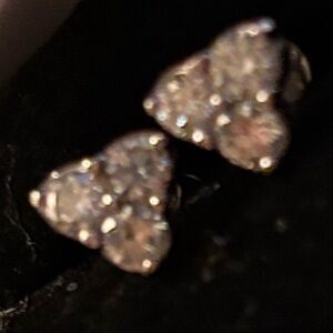 Elegant Diamond Earrings 18kt White Gold